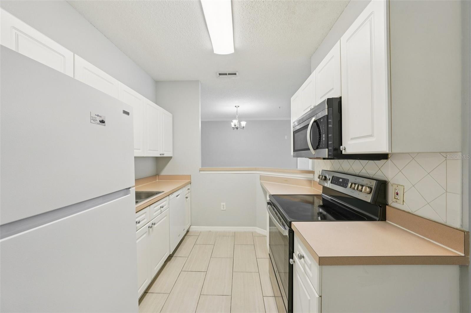 Image 11 of 29 For 18001 Richmond Place Drive 117