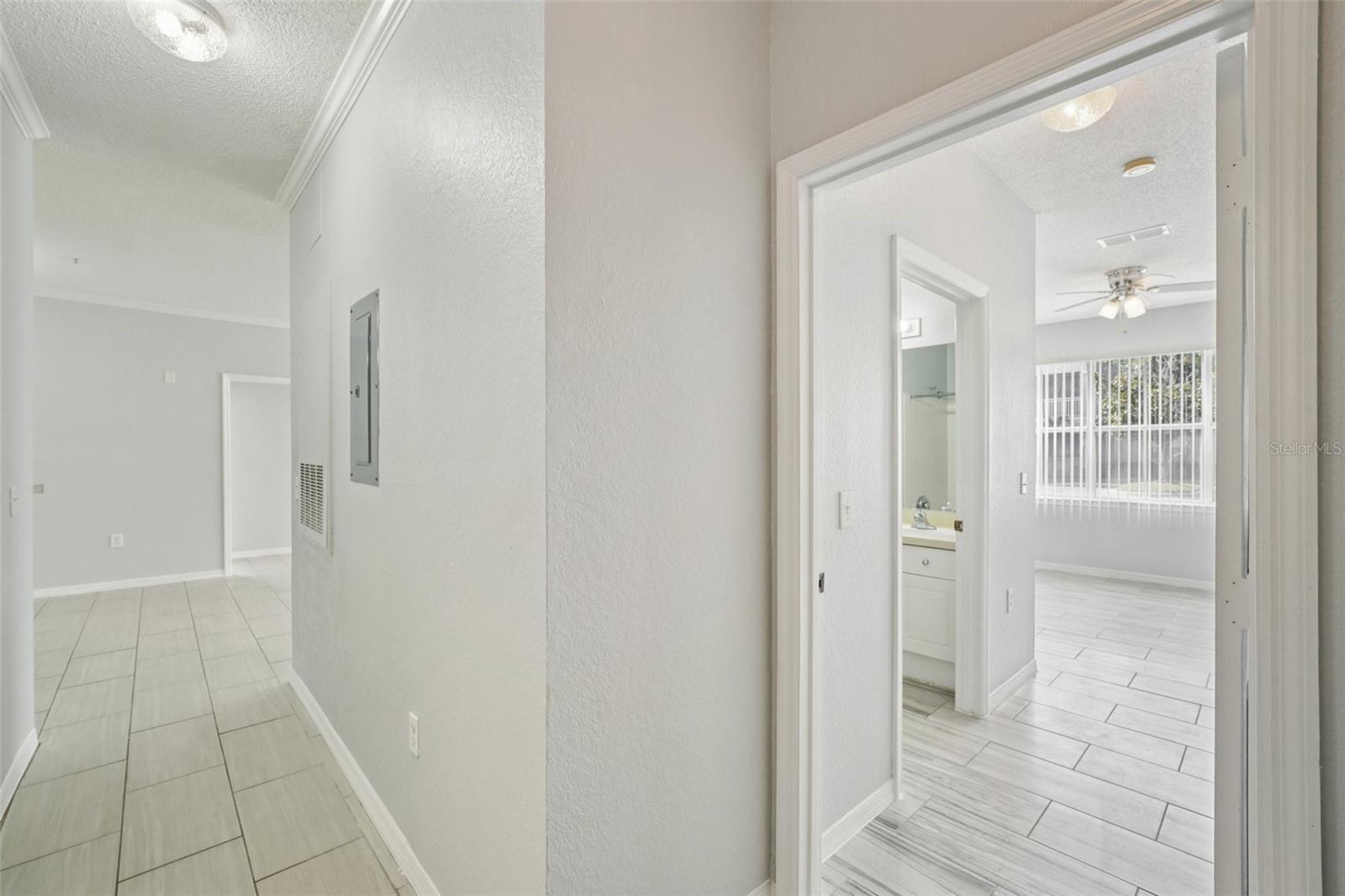 Image 14 of 29 For 18001 Richmond Place Drive 117