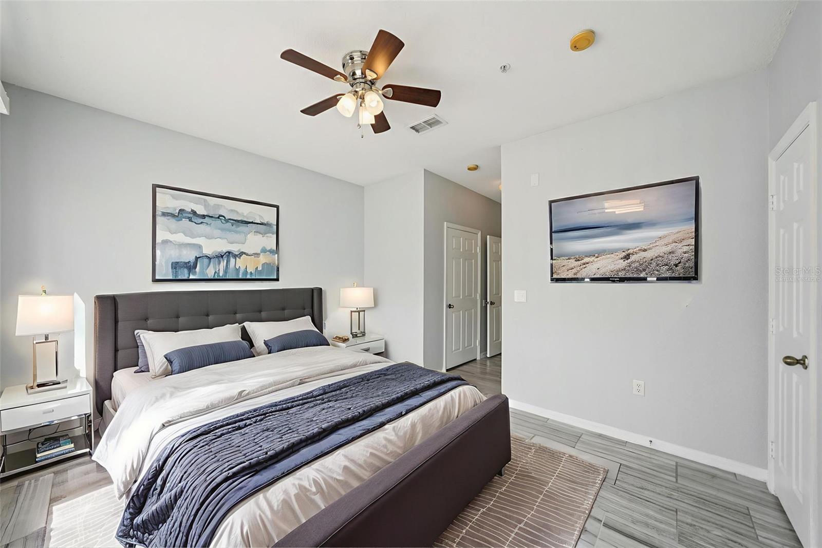 Image 15 of 29 For 18001 Richmond Place Drive 117