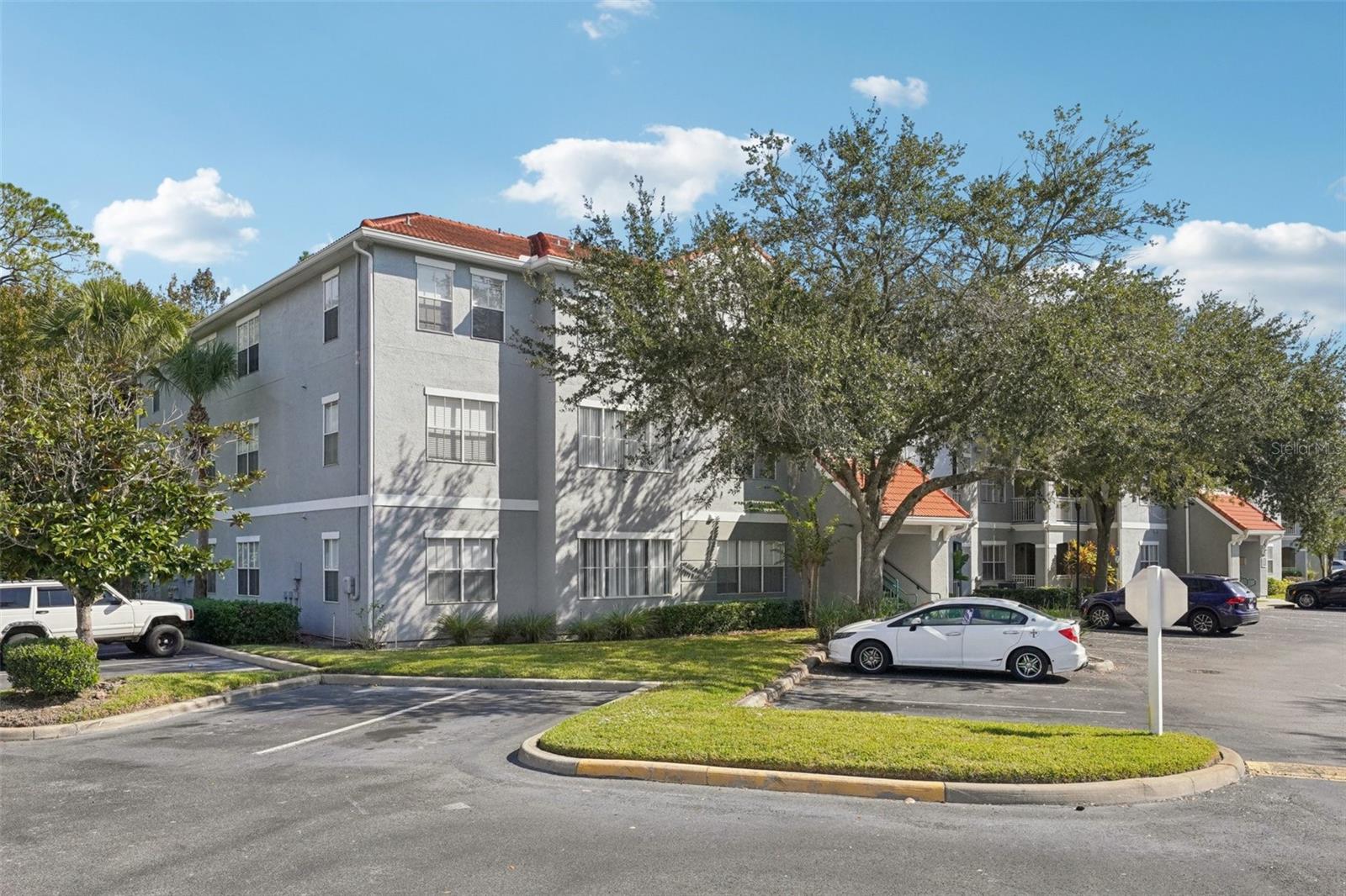 Image 2 of 29 For 18001 Richmond Place Drive 117