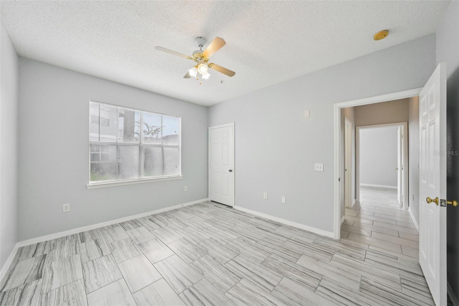 Image 22 of 29 For 18001 Richmond Place Drive 117