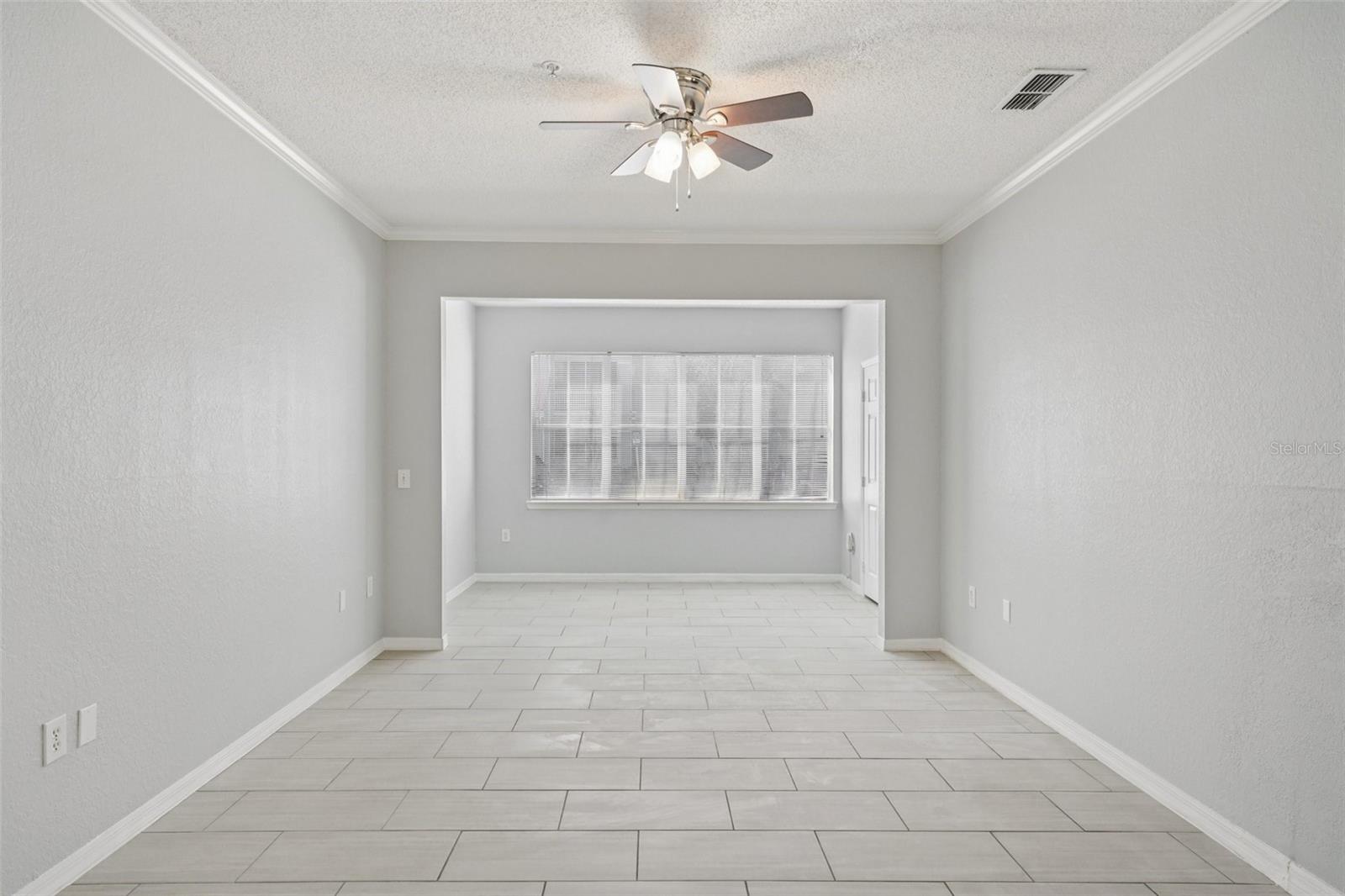 Image 4 of 29 For 18001 Richmond Place Drive 117