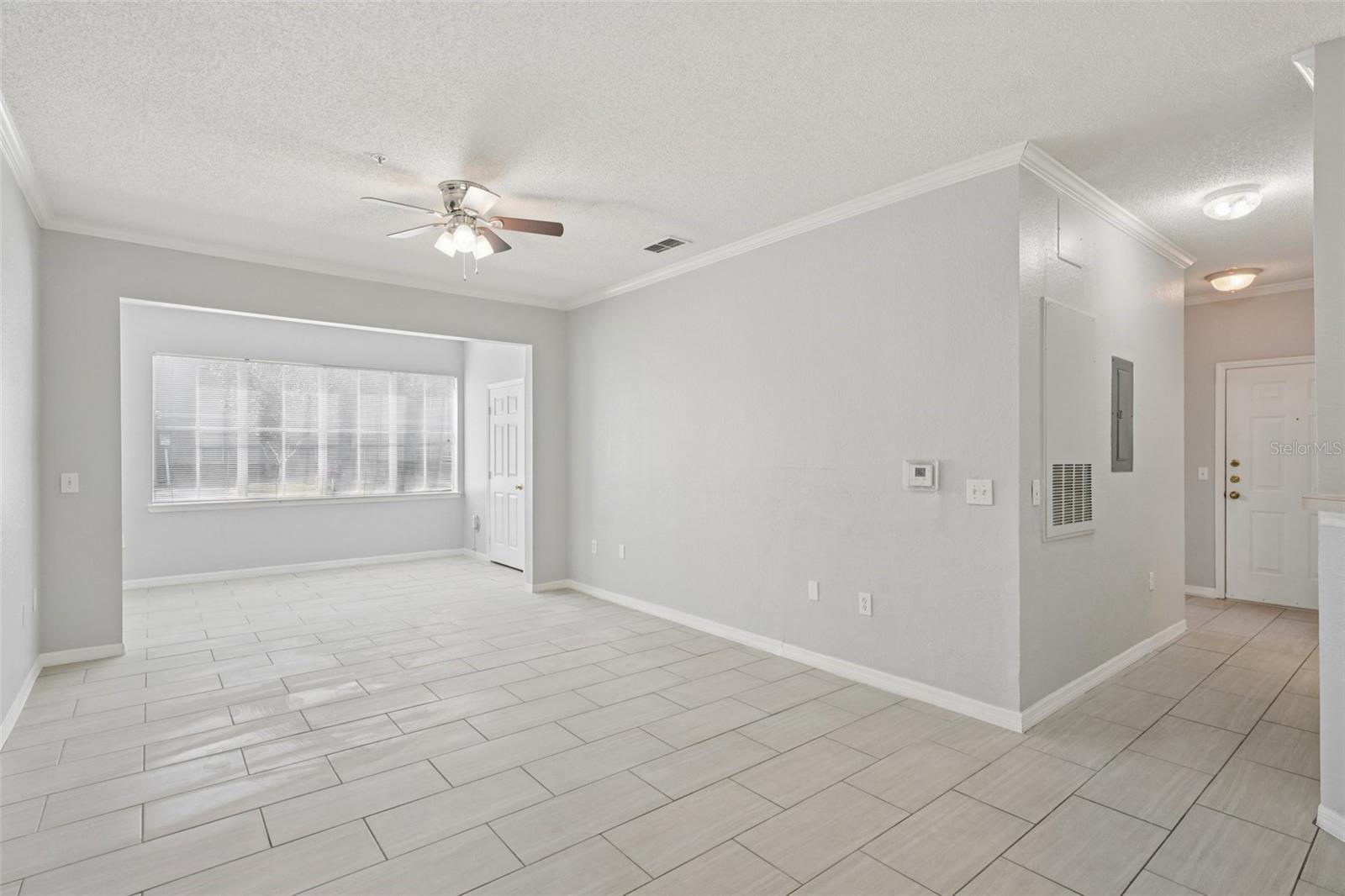 Image 5 of 29 For 18001 Richmond Place Drive 117