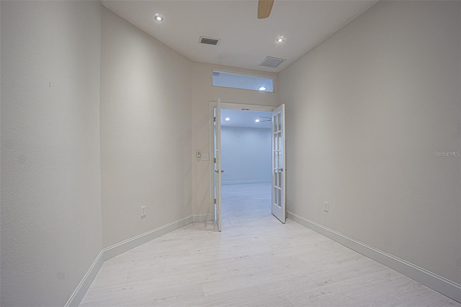 Listing photo id 8 for 31912 Turkeyhill Drive