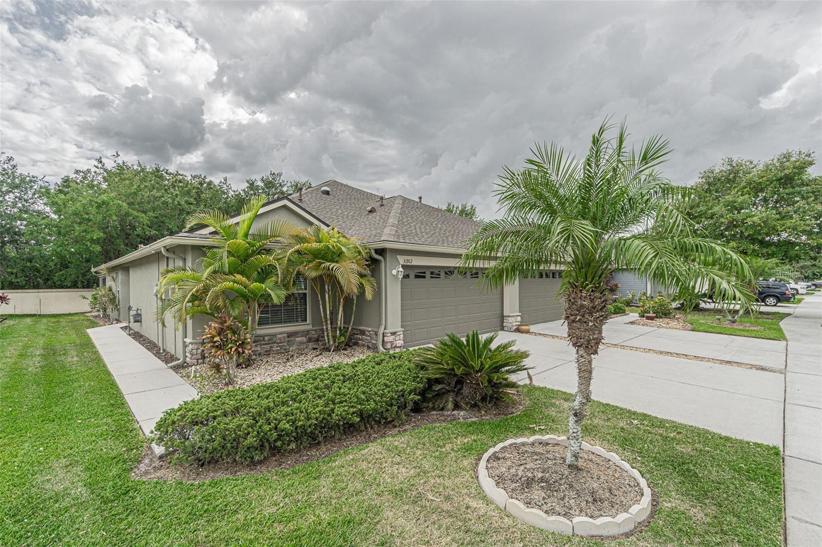 Listing photo id 0 for 31912 Turkeyhill Drive