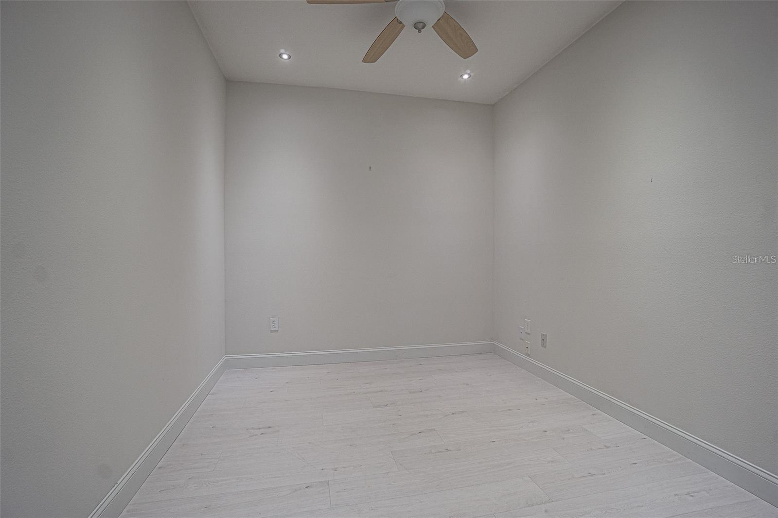 Listing photo id 7 for 31912 Turkeyhill Drive