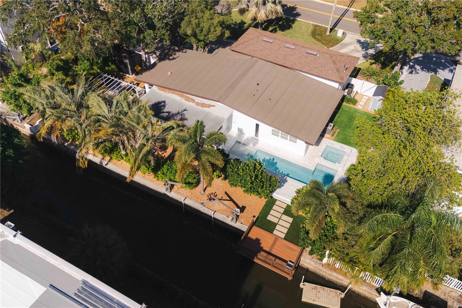 Listing photo id 28 for 3630 Beach Drive