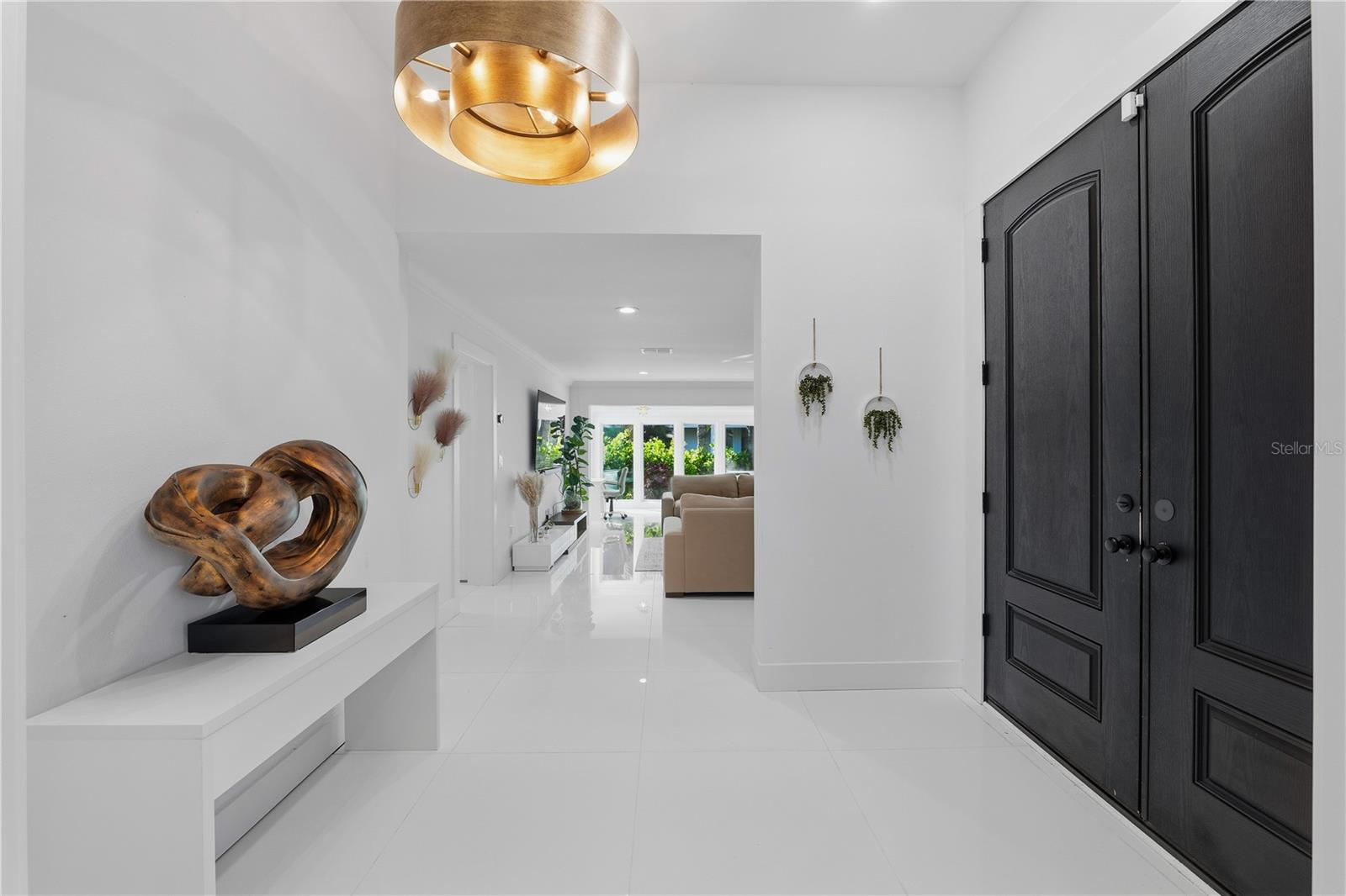 Listing photo id 4 for 3630 Beach Drive