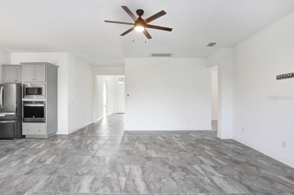 Image 10 of 38 For 16711 Courtyard Loop