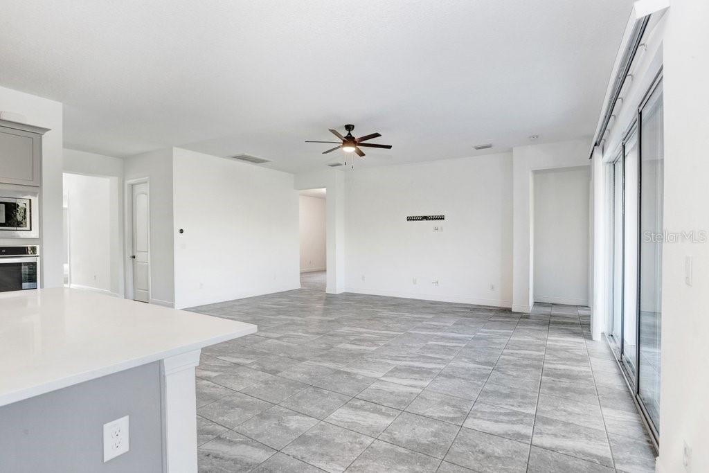 Image 11 of 38 For 16711 Courtyard Loop