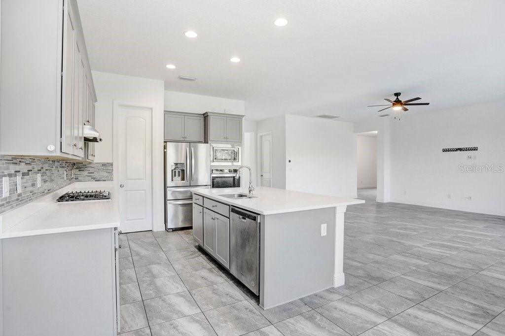 Image 12 of 38 For 16711 Courtyard Loop