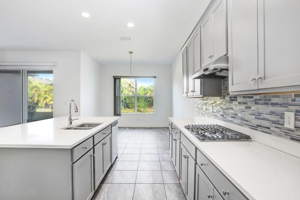 Image 13 of 38 For 16711 Courtyard Loop