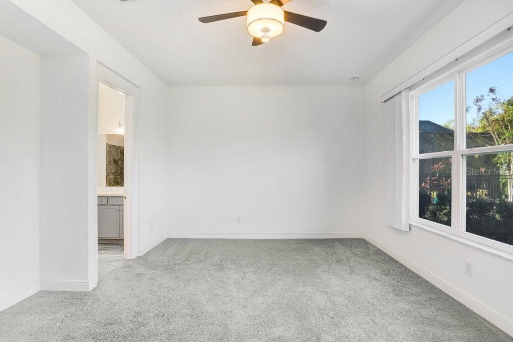 Image 18 of 38 For 16711 Courtyard Loop