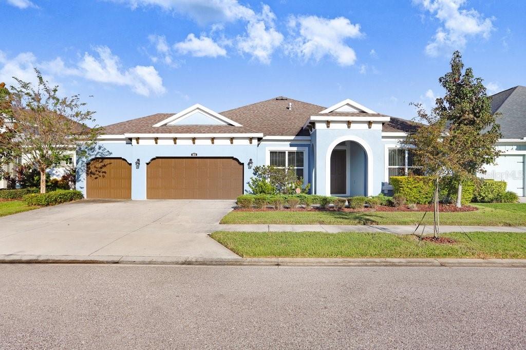 Image 32 of 38 For 16711 Courtyard Loop