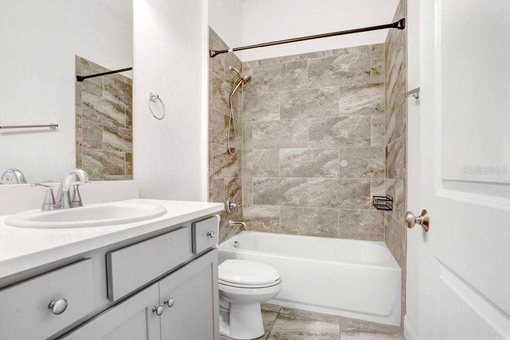 Image 5 of 38 For 16711 Courtyard Loop