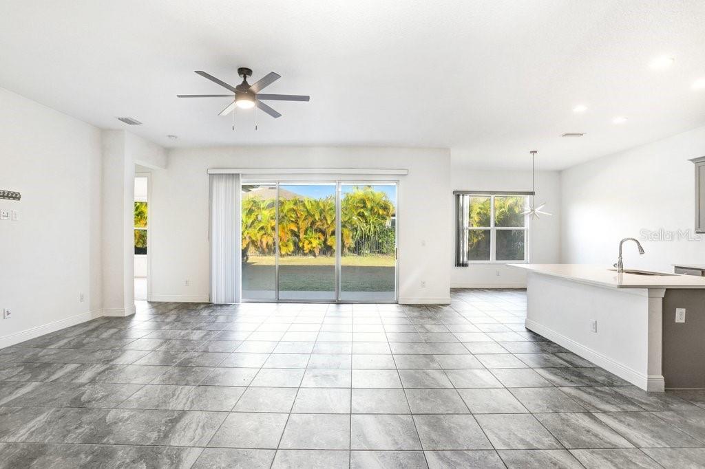 Image 8 of 38 For 16711 Courtyard Loop