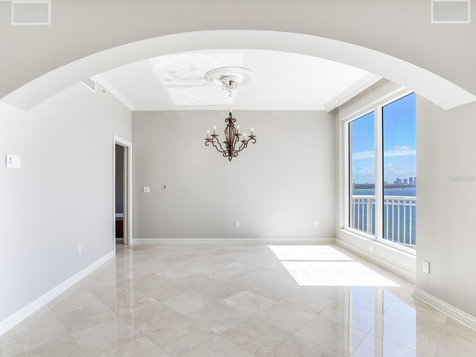 Listing photo id 9 for 3507 Bayshore Boulevard 1202