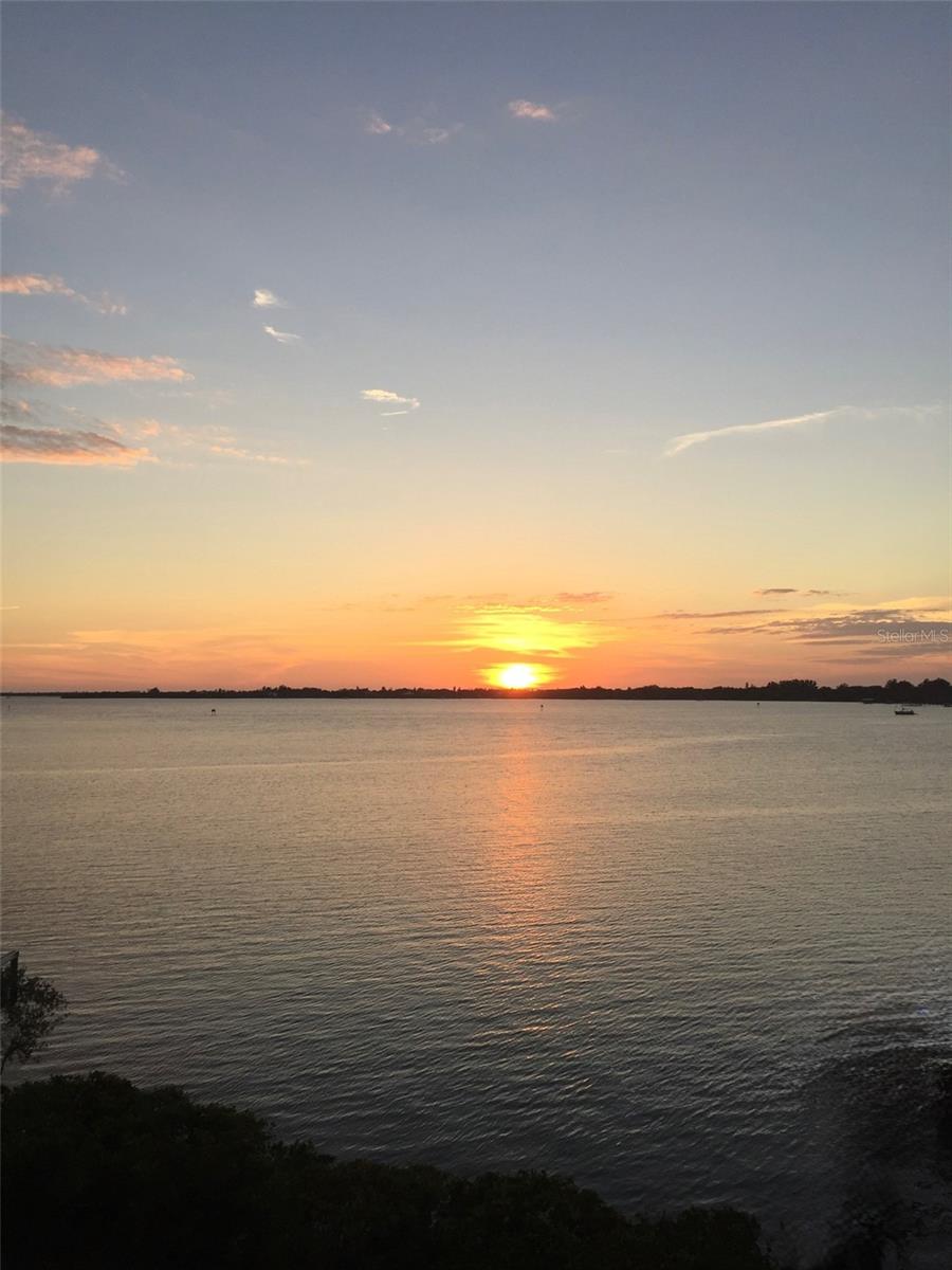 Image 12 of 31 For 5523 2nd Avenue Circle W