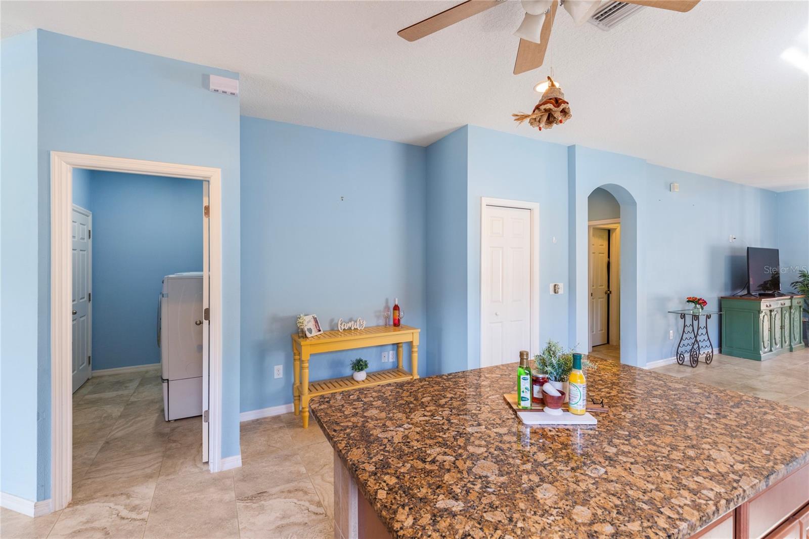 Listing photo id 12 for 5608 Angelonia Terrace