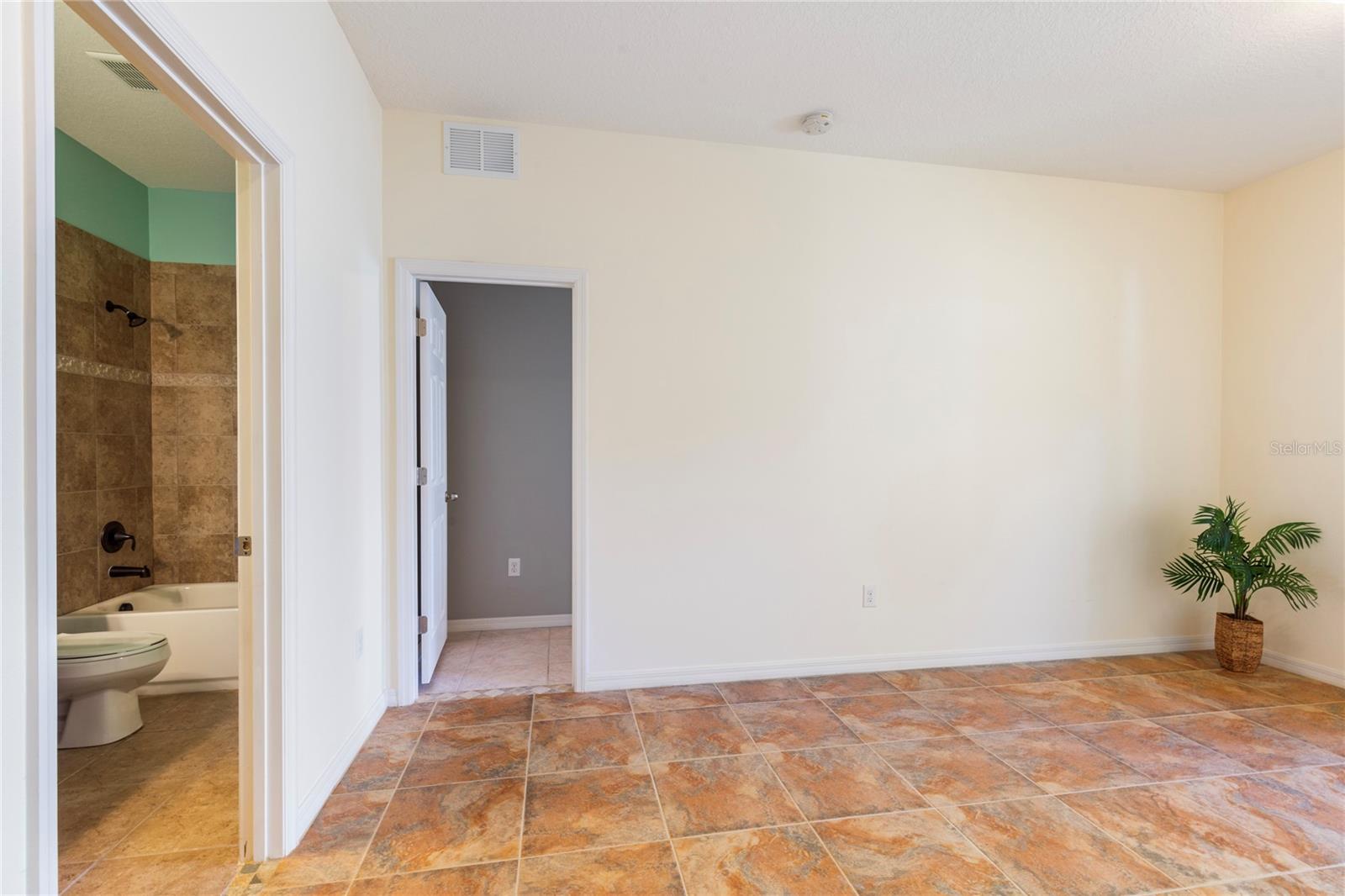 Listing photo id 25 for 5608 Angelonia Terrace