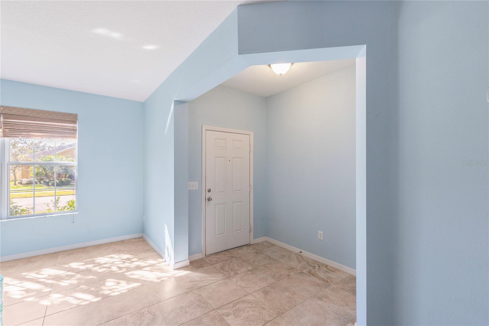 Listing photo id 3 for 5608 Angelonia Terrace