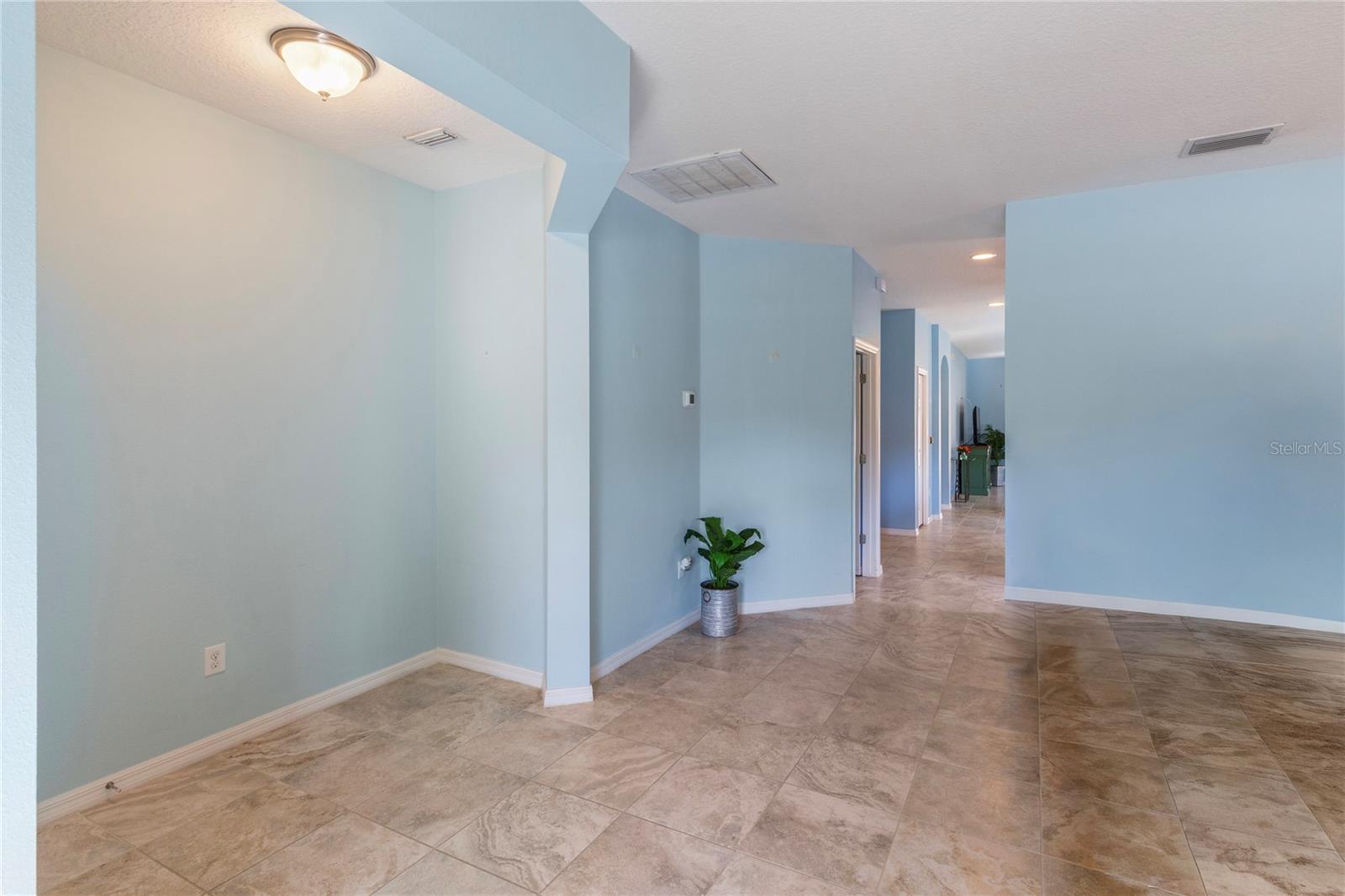 Listing photo id 4 for 5608 Angelonia Terrace