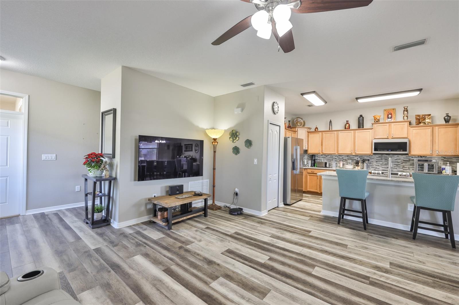 Image 6 of 53 For 507 Powder View Drive