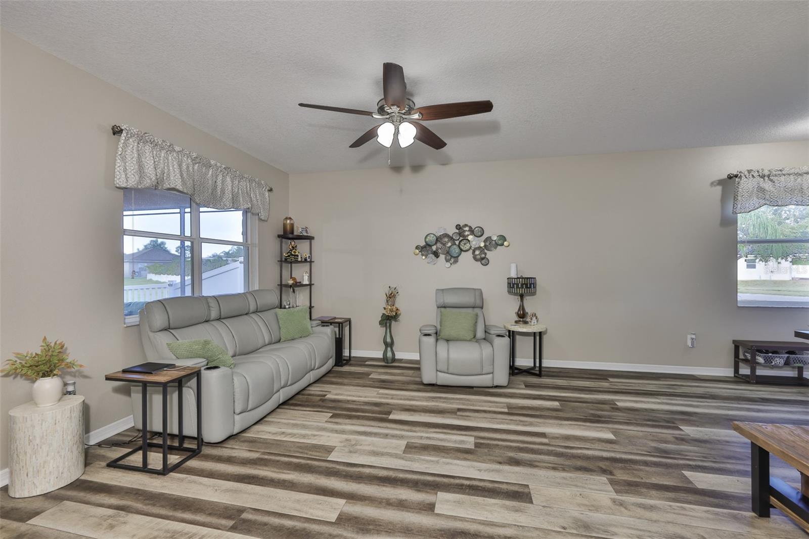 Image 7 of 53 For 507 Powder View Drive