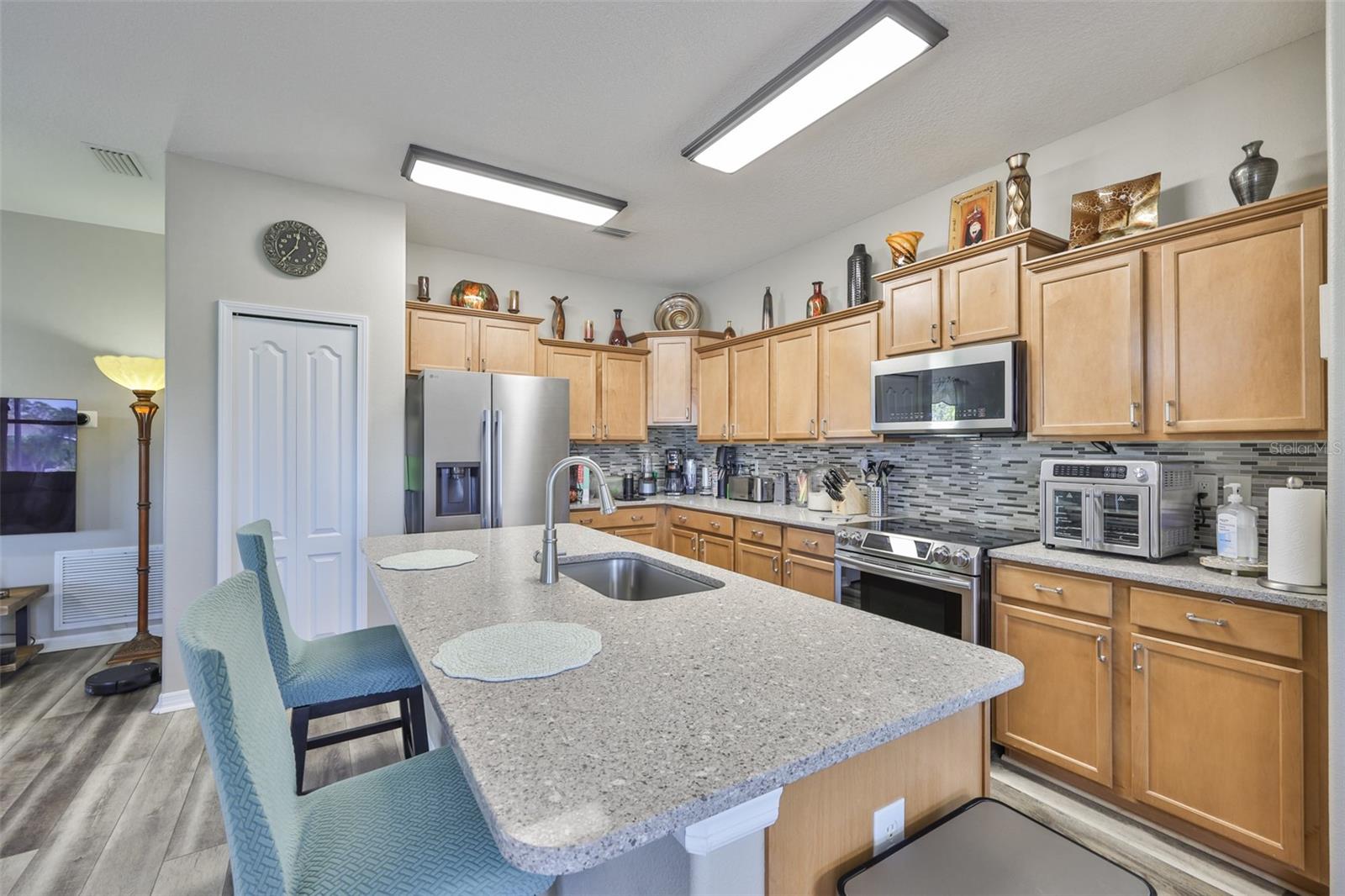 Image 9 of 53 For 507 Powder View Drive