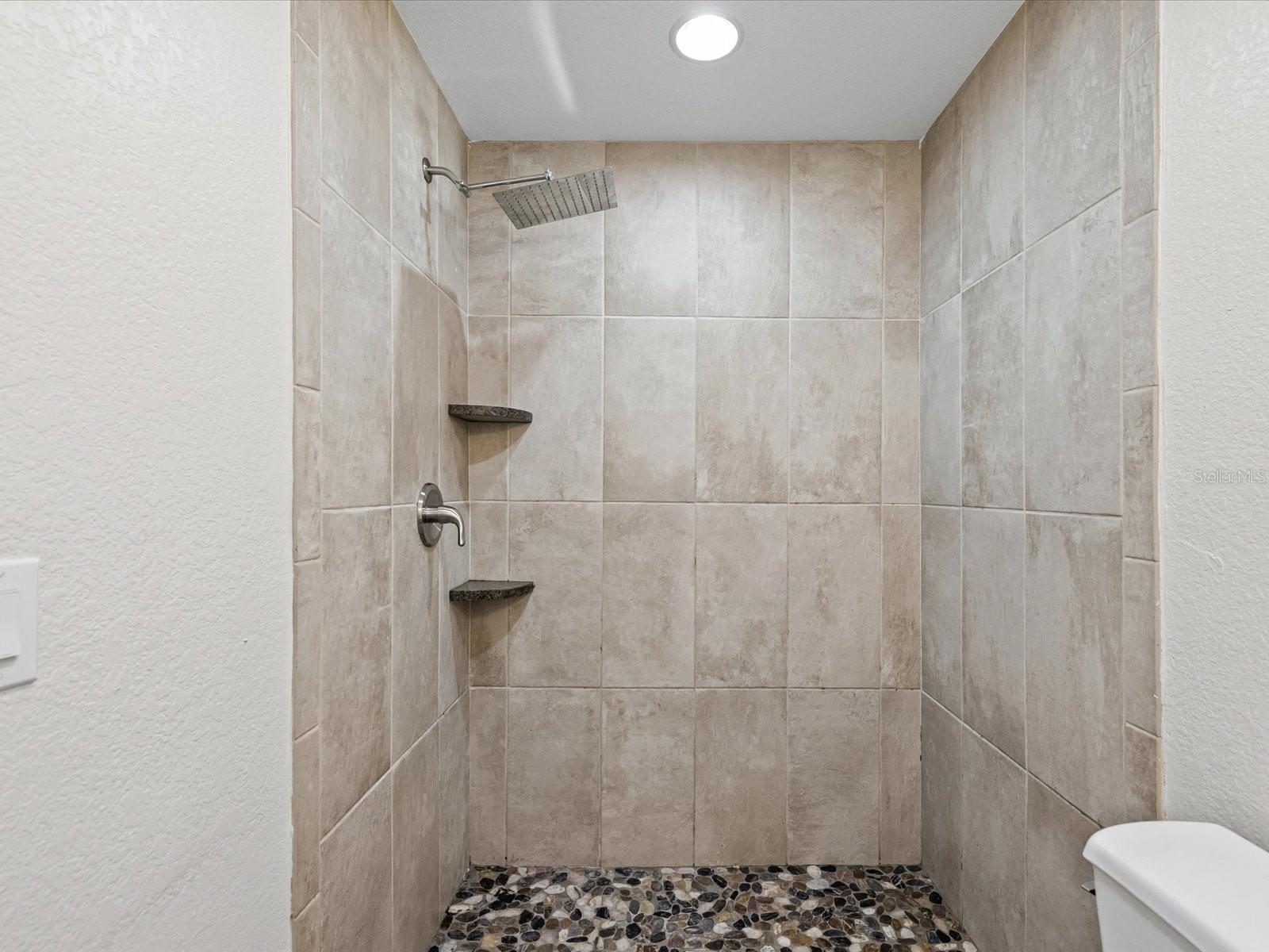 Image 13 of 40 For 1918 Montego Court