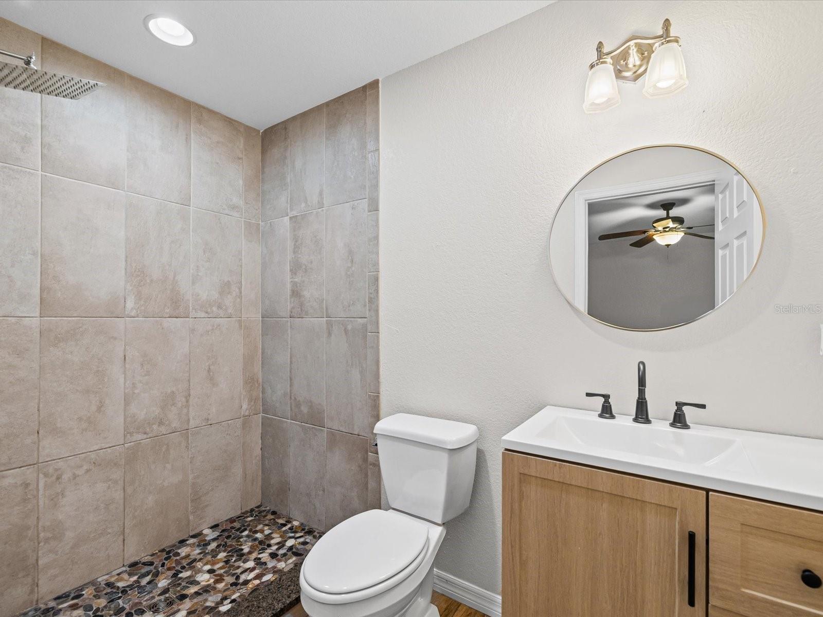 Image 14 of 40 For 1918 Montego Court