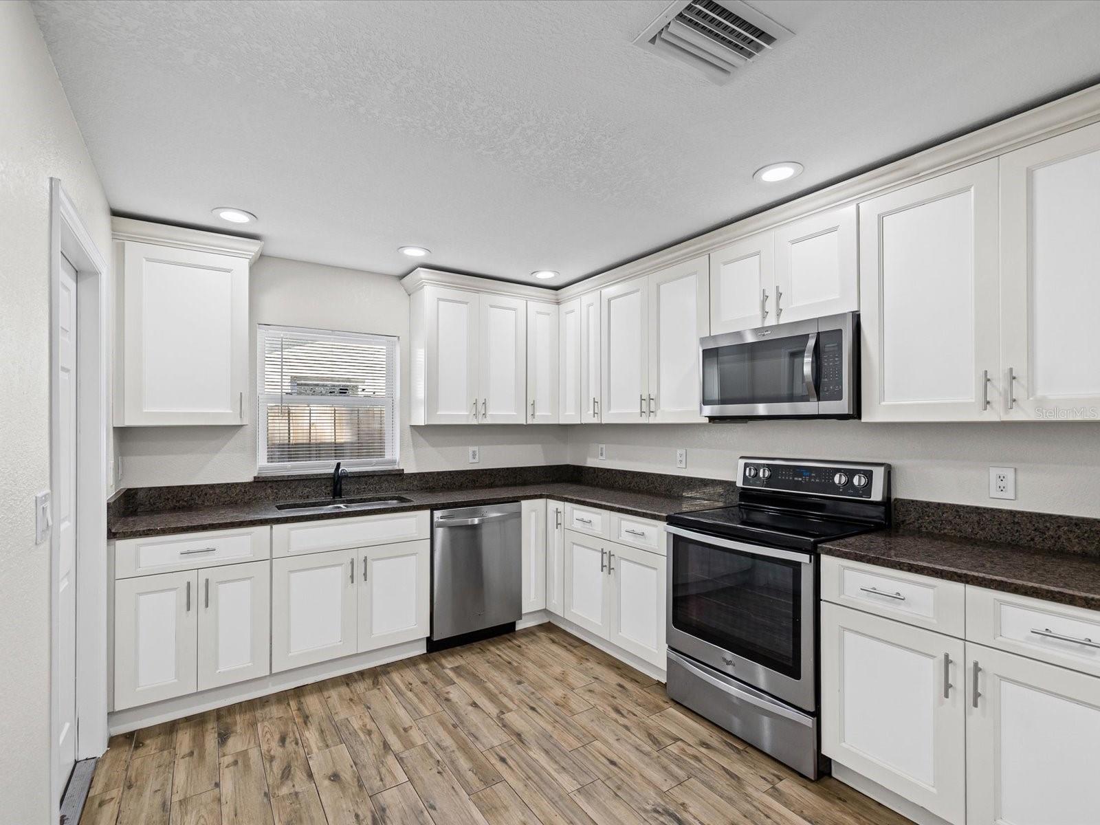 Image 2 of 40 For 1918 Montego Court