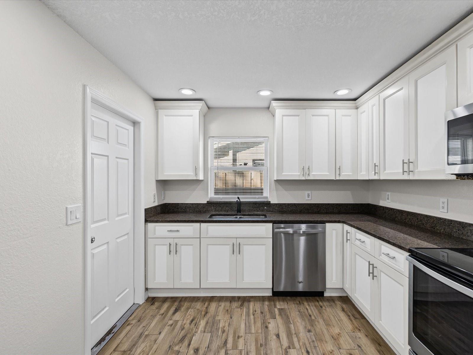 Image 5 of 40 For 1918 Montego Court