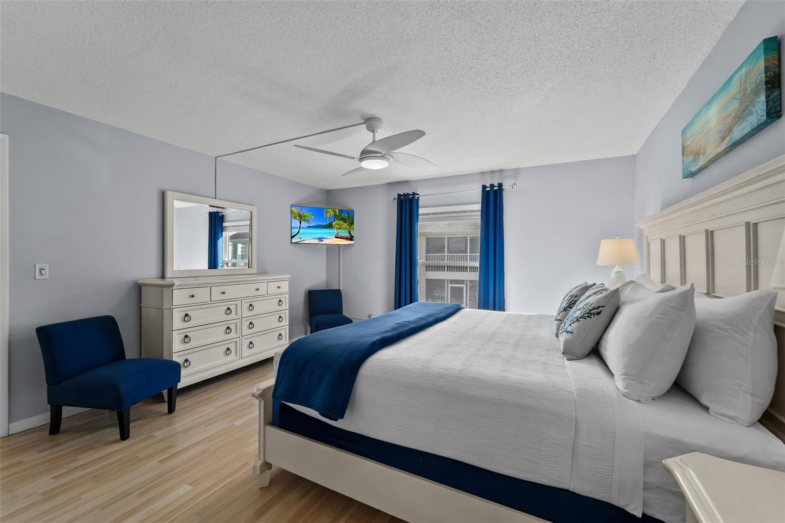 Image 15 of 42 For 19725 Gulf Boulevard 13