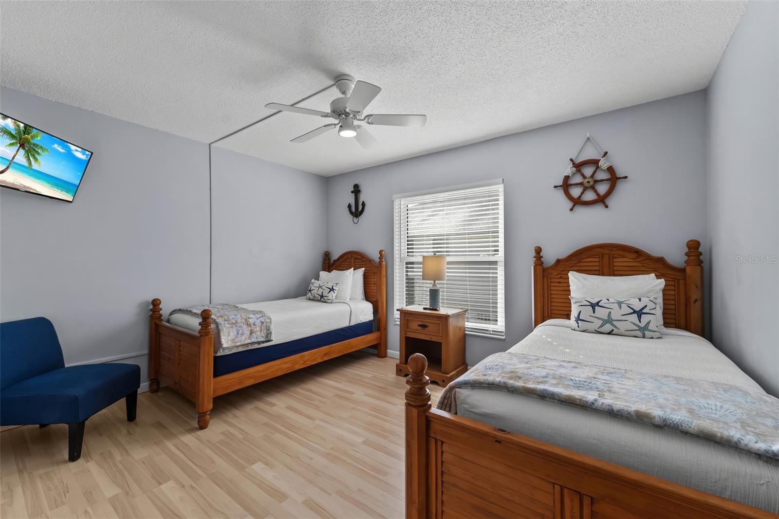 Image 18 of 42 For 19725 Gulf Boulevard 13