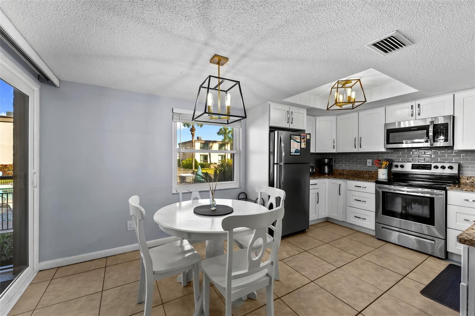 Image 9 of 42 For 19725 Gulf Boulevard 13