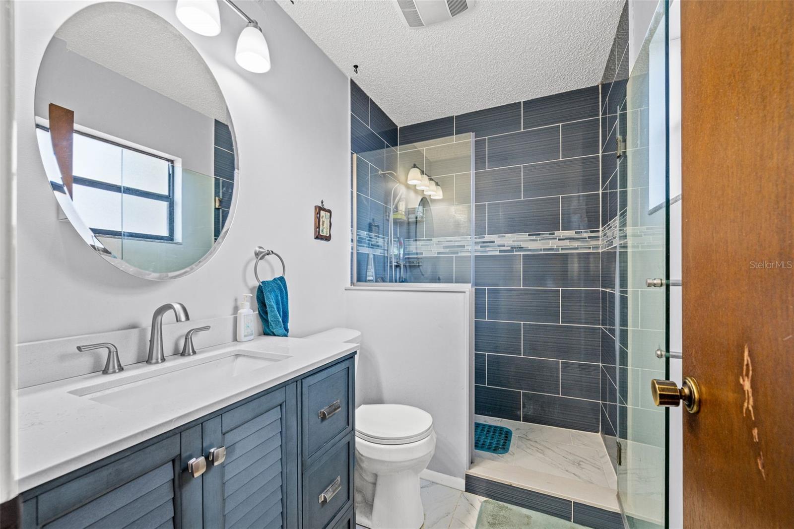 Listing photo id 9 for 9061 Byron Street