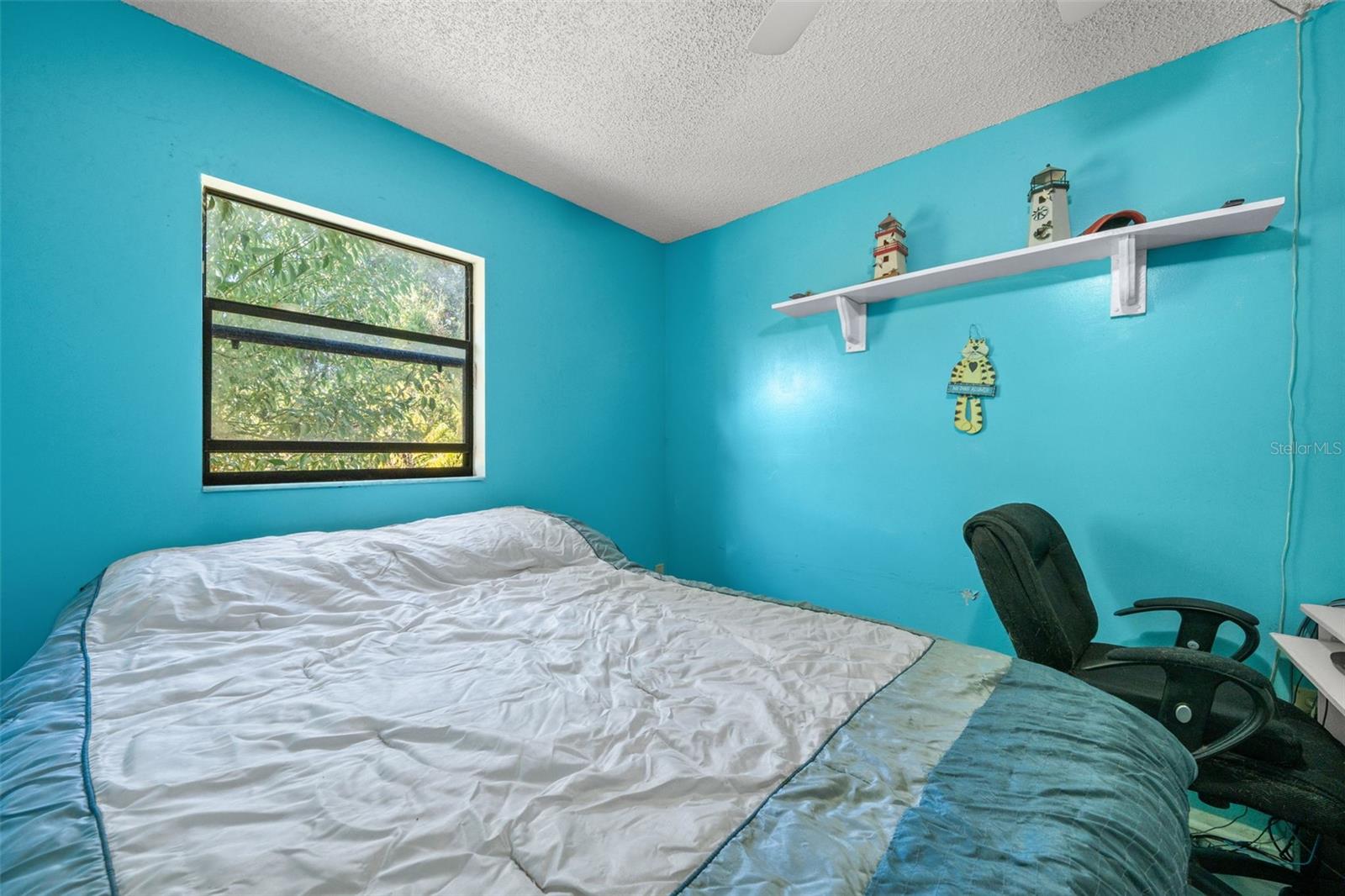 Listing photo id 24 for 9061 Byron Street