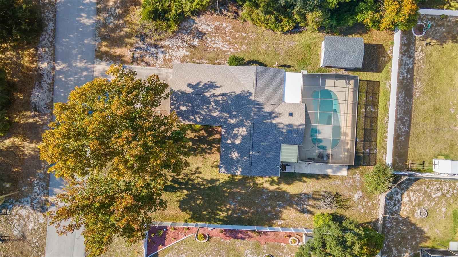 Listing photo id 37 for 9061 Byron Street