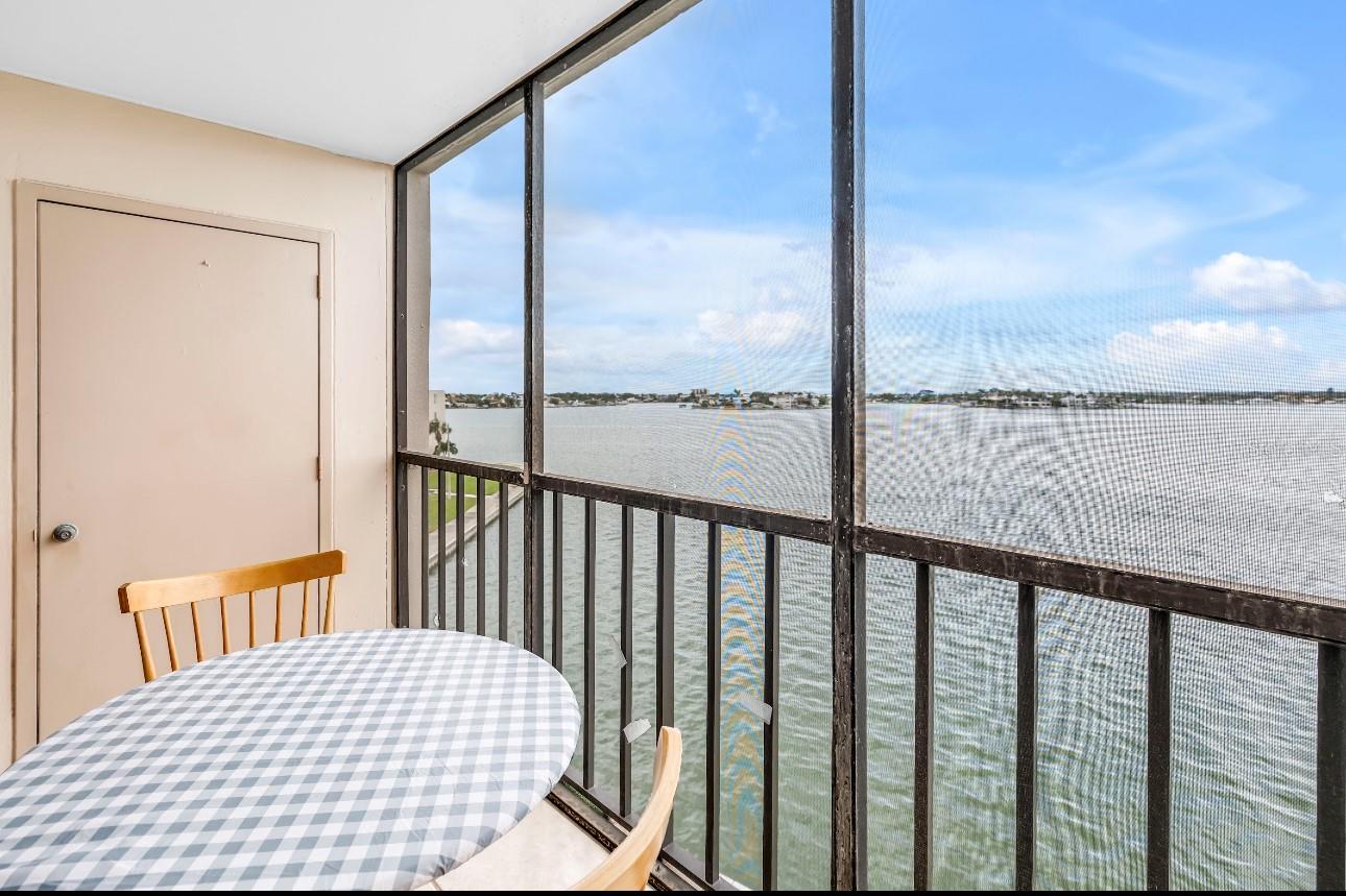 Image 11 of 26 For 7700 Sun Island Drive S 402