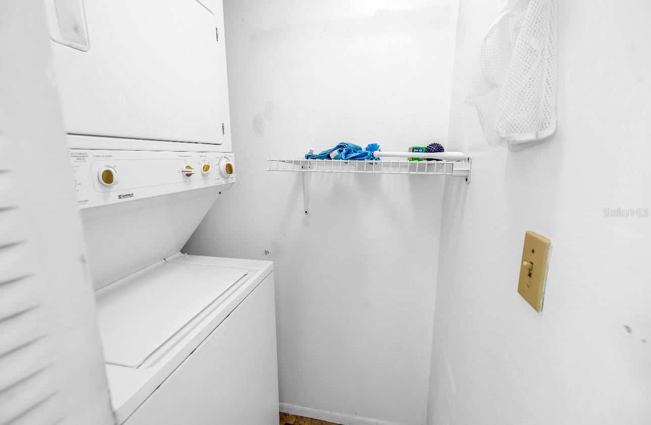 Image 12 of 26 For 7700 Sun Island Drive S 402