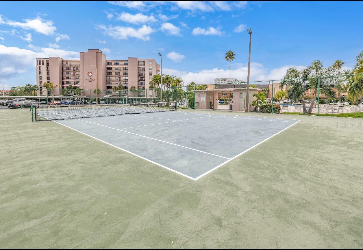 Image 17 of 26 For 7700 Sun Island Drive S 402