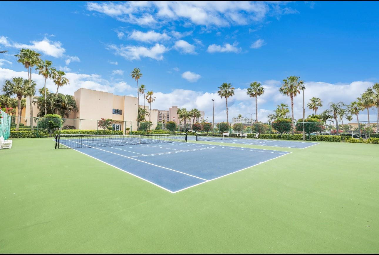 Image 20 of 26 For 7700 Sun Island Drive S 402