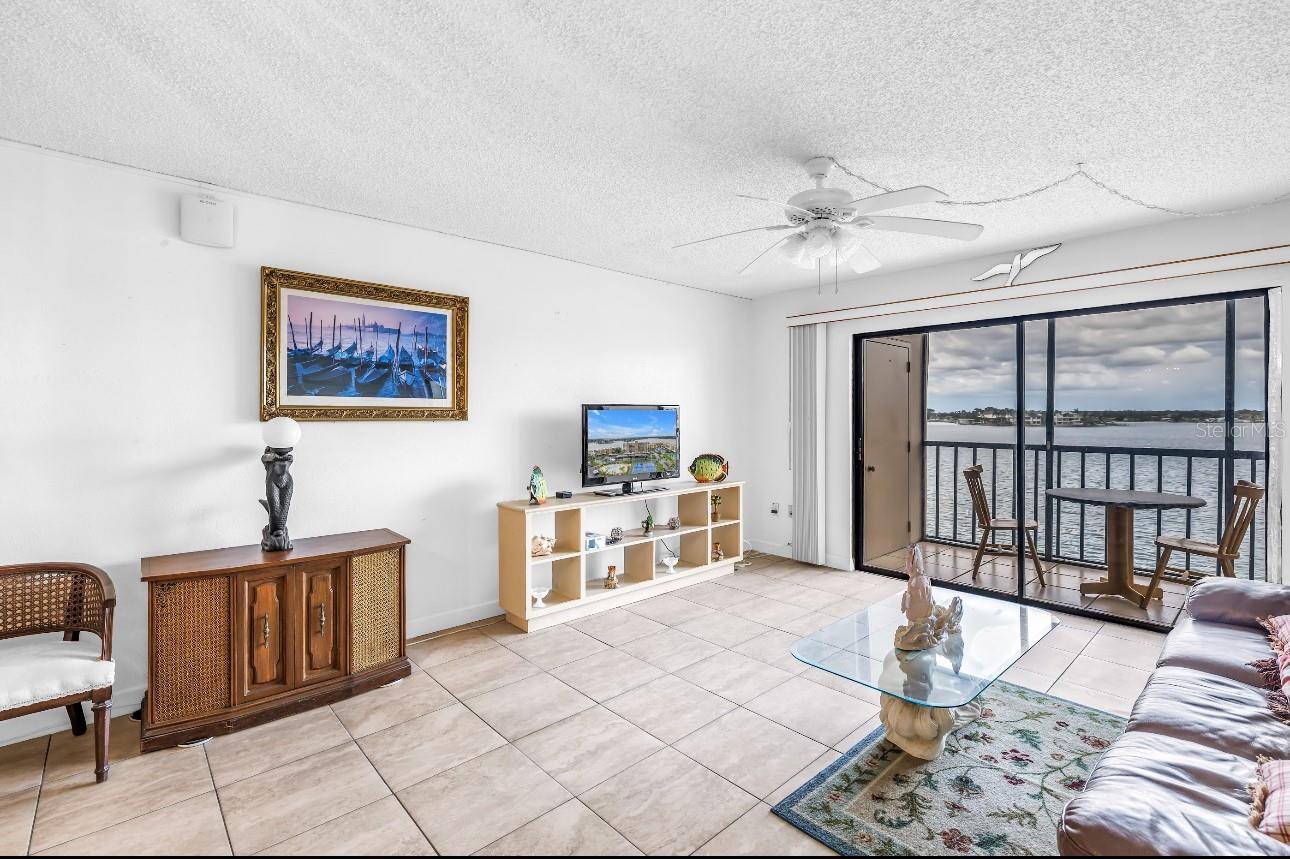 Image 8 of 26 For 7700 Sun Island Drive S 402