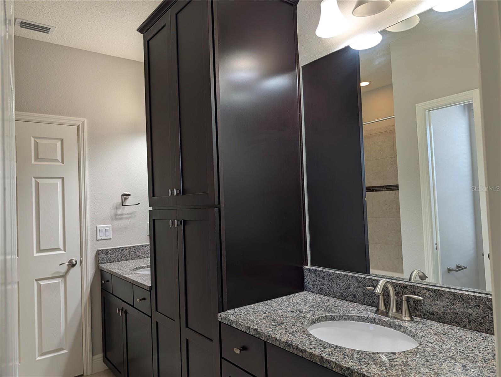 Image 15 of 39 For 10915 Charmwood Drive