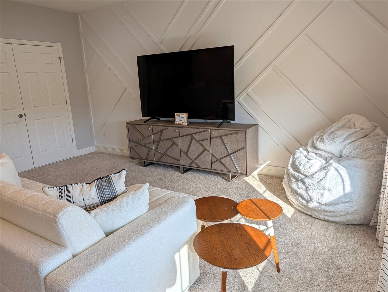 Image 19 of 39 For 10915 Charmwood Drive