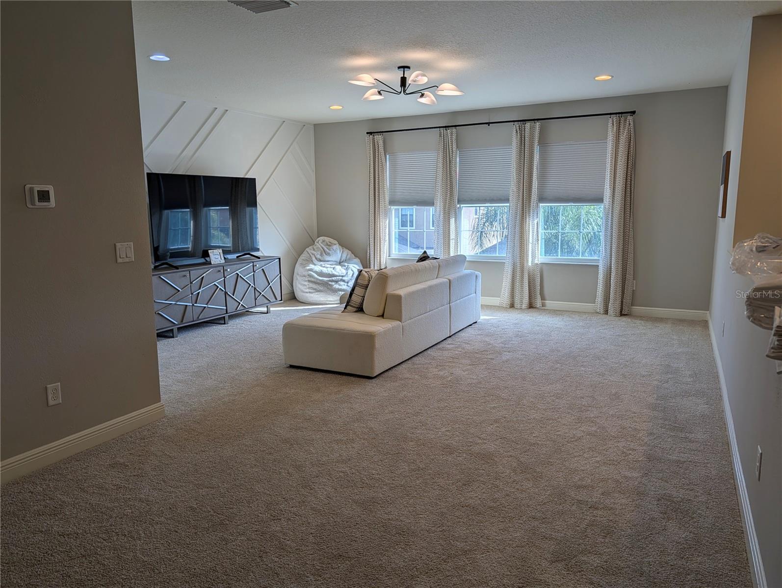 Image 22 of 39 For 10915 Charmwood Drive