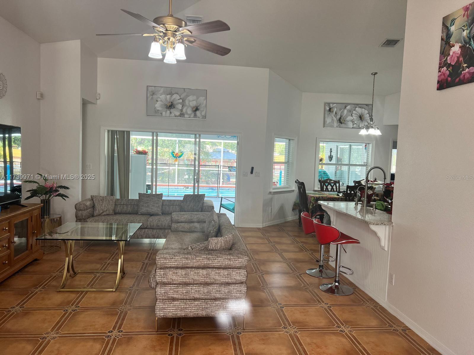 Image 4 of 24 For 713 5th Avenue