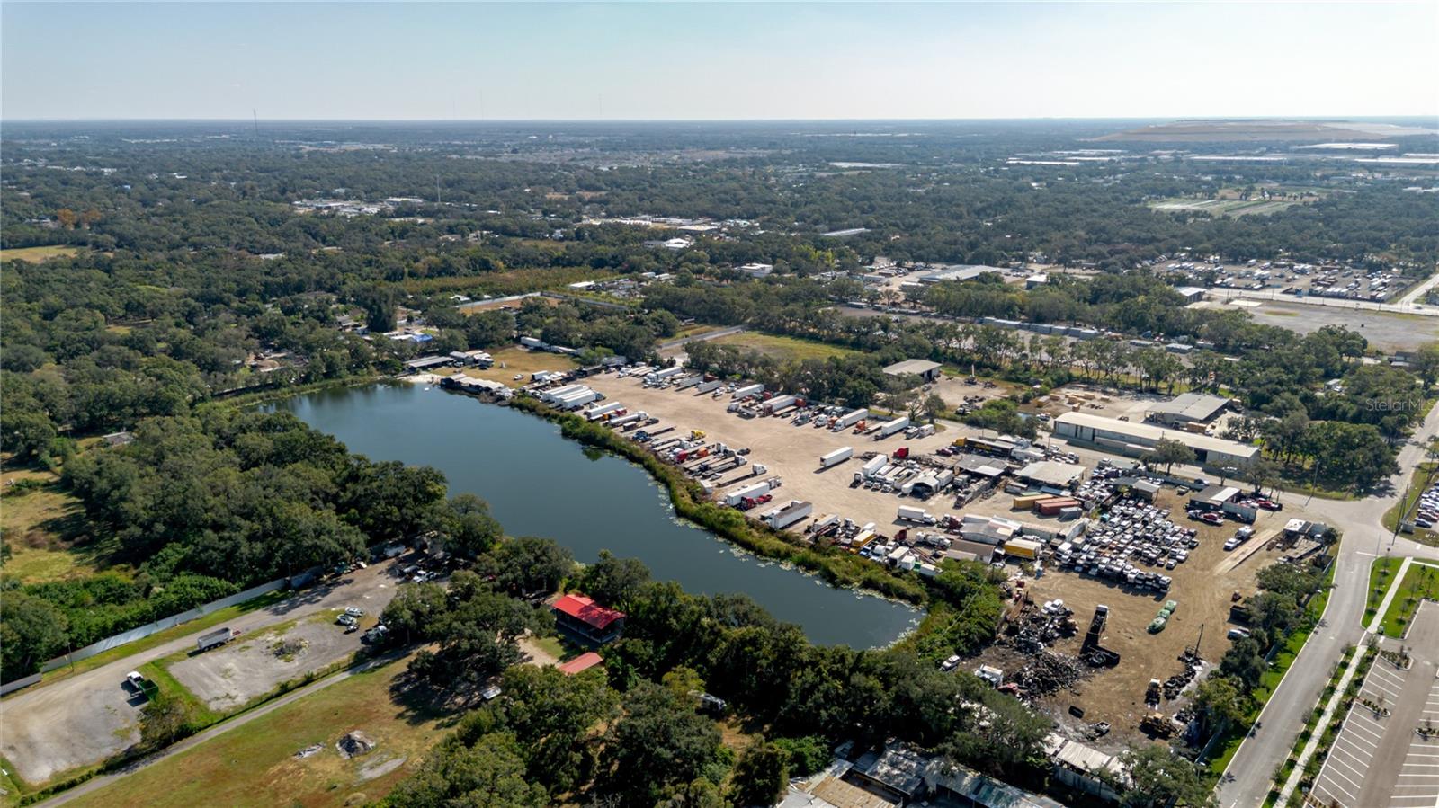 Listing photo id 9 for 5482 24th Avenue