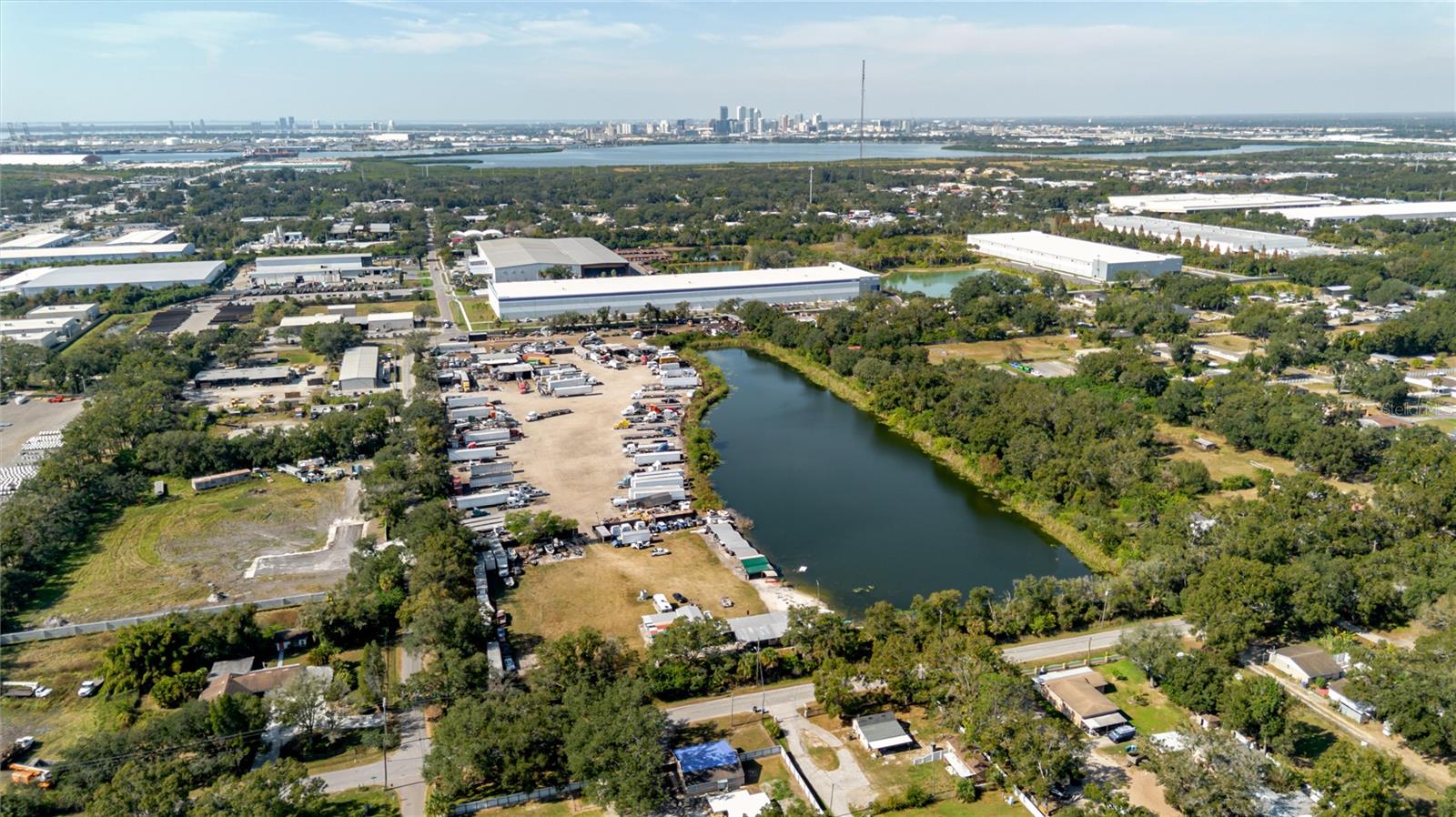 Listing photo id 6 for 5482 24th Avenue